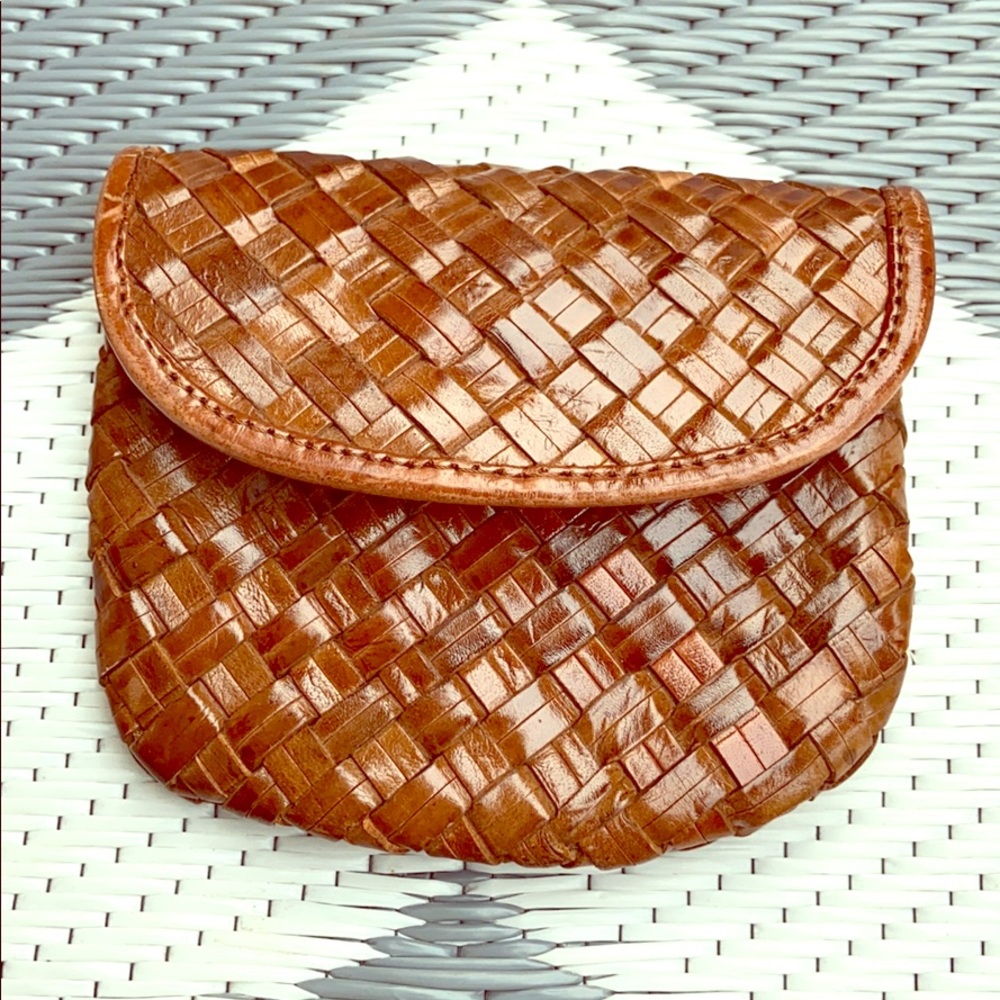 Woven brown leather pouch w/belt loop